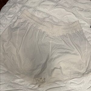 Women's Cream Elastic-Waist Active Shorts lululemon.